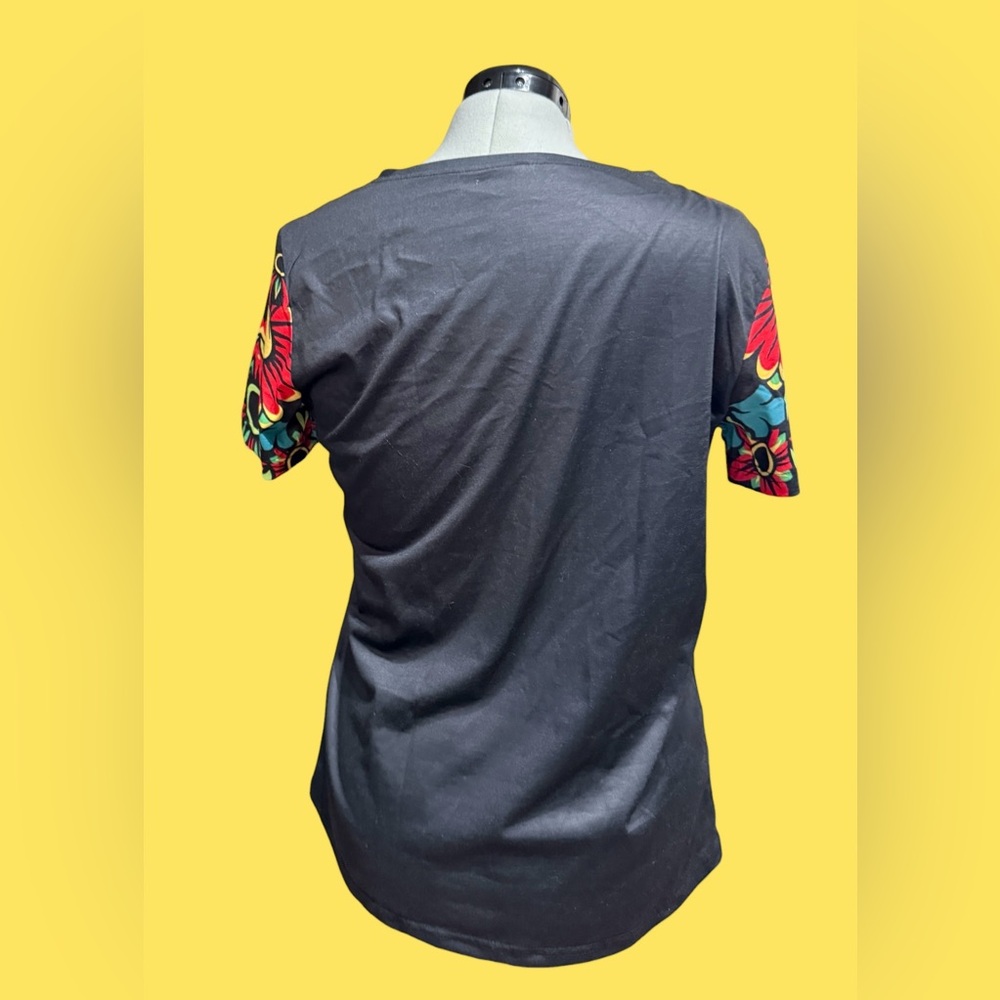 Fun Chihuahua Floral Mexico Cinco de Mayo Graphic Short Sleeved Top - Picture 5 of 9
